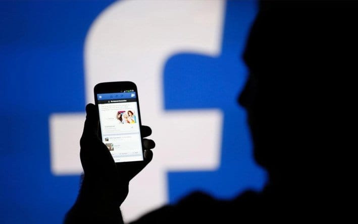 Facebook cracks down on extremist messaging