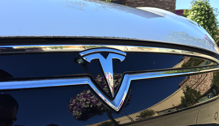 Early Investor Suggests Uber Should Merge with Tesla