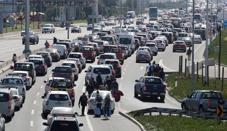 Protests Against Uber Turn Violent at Chile Airport