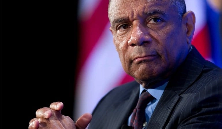 After Over 15 Years American Express CEO Ken Chenault Calls It Quits