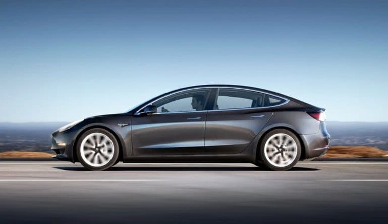 Tesla Predicts Production of 5000 Model 3 Cars by First Quarter of 2018