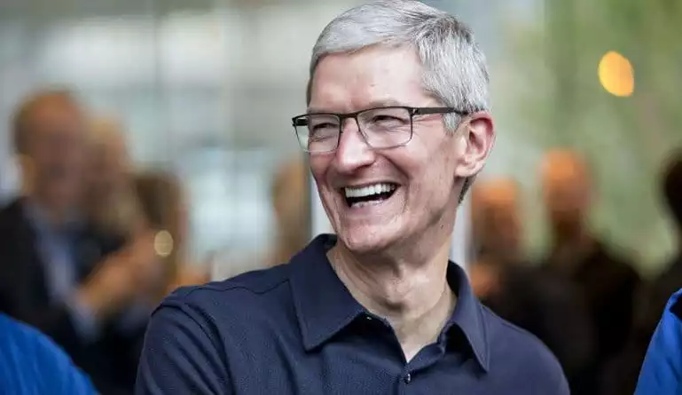 Apples Tim Cook Gets a Bonus Boost Now Required to Fly Private